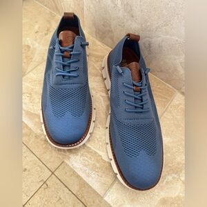 NWOT 44 Breeze Men’s Knit Blue Sneakers brown trim new